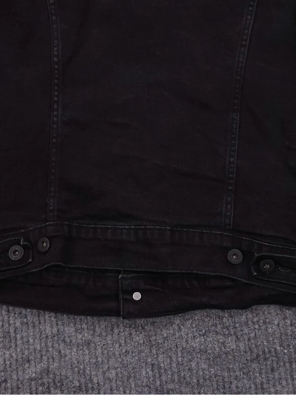 Levi's Black Denim Trucker Jacket - Men's Large - Picture 9 of 9